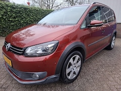Volkswagen Touran Cross - 1.4 TSI CLIMAT/CRUISE/TREKHAAK/LED/STOELVERWARM 140PK