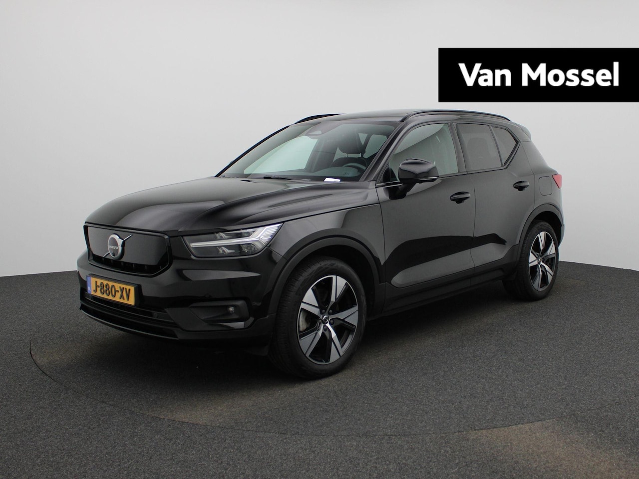 Volvo XC40 - Recharge P8 AWD R-Design | Panoramadak | Half-Leder | Navigatie | Camera | Climate Control - AutoWereld.nl