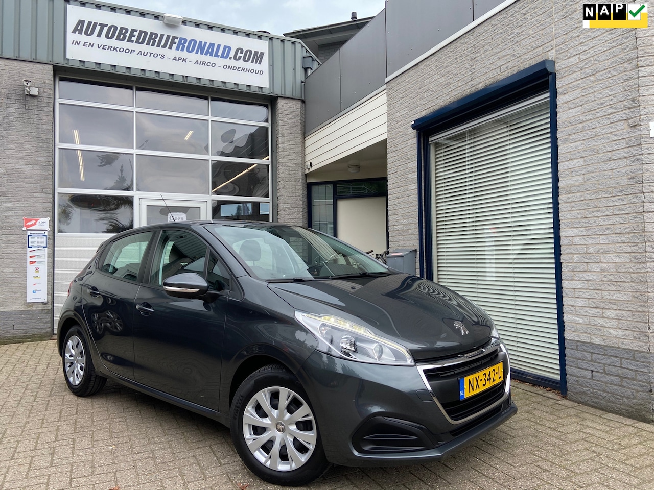 Peugeot 208 - 1.2 PureTech Active MOTOR DEFECT/ NL.Auto/Navigatie/Cruise/Airco/Dealer Onderhouden - AutoWereld.nl
