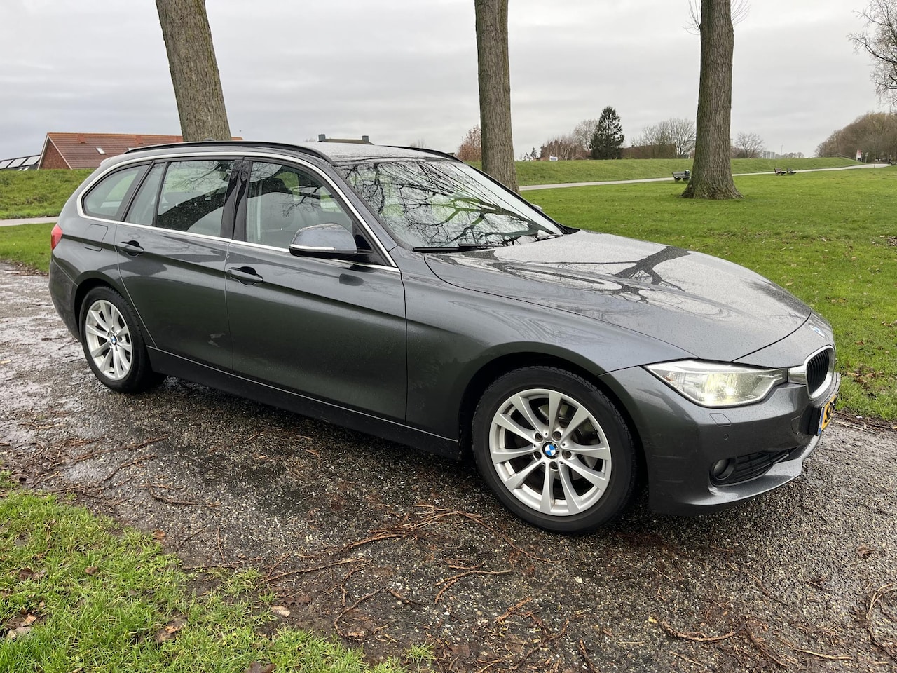 BMW 3-serie Touring - 318d High Executive Navi, Leder - AutoWereld.nl