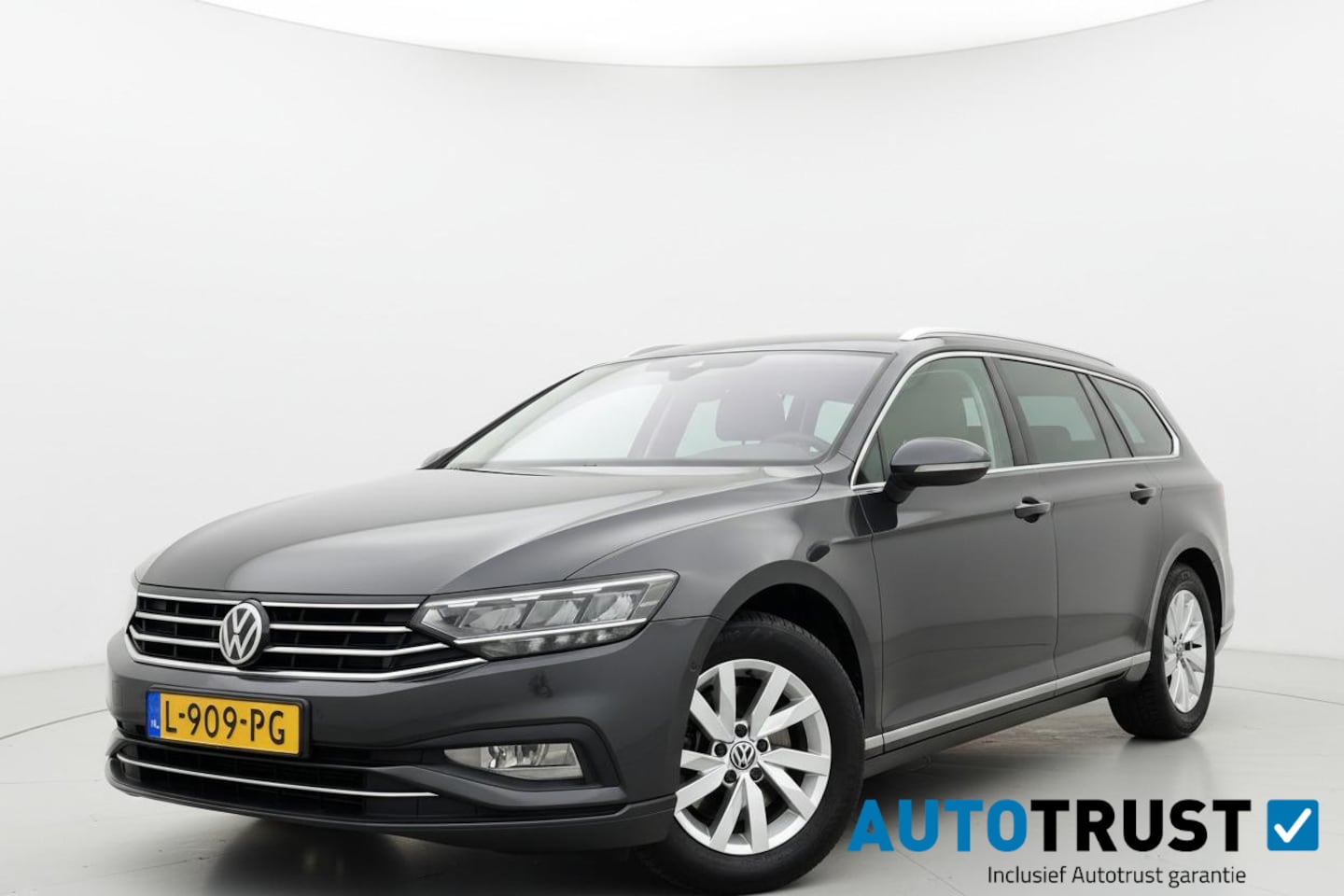 Volkswagen Passat Variant - 1.5 TSI DSG Business TREKH. ADAP CRUISE DIGI DASH - AutoWereld.nl