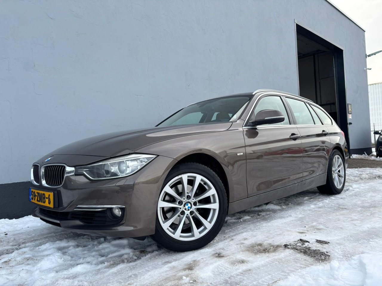 BMW 3-serie Touring - 320i High Executive - Elek. Kantel/Schuif - AutoWereld.nl