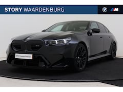 BMW M5 - 5 Serie Automaat / Panoramadak / Trekhaak / M Carbon-keramische remmen / Bowers & Wilkins