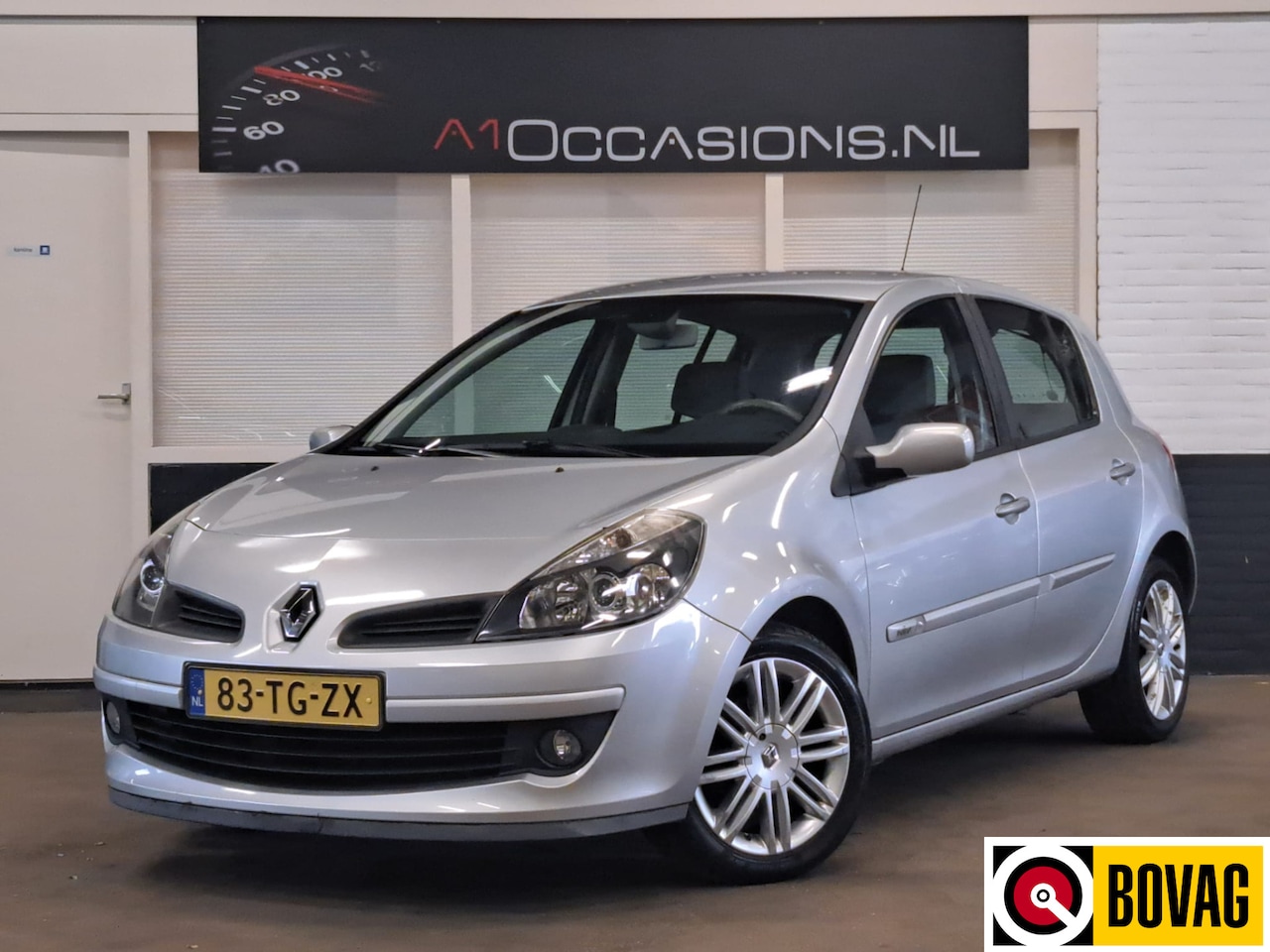 Renault Clio - 1.6-16V Initiale + AUTOMAAT + LEDER - AutoWereld.nl