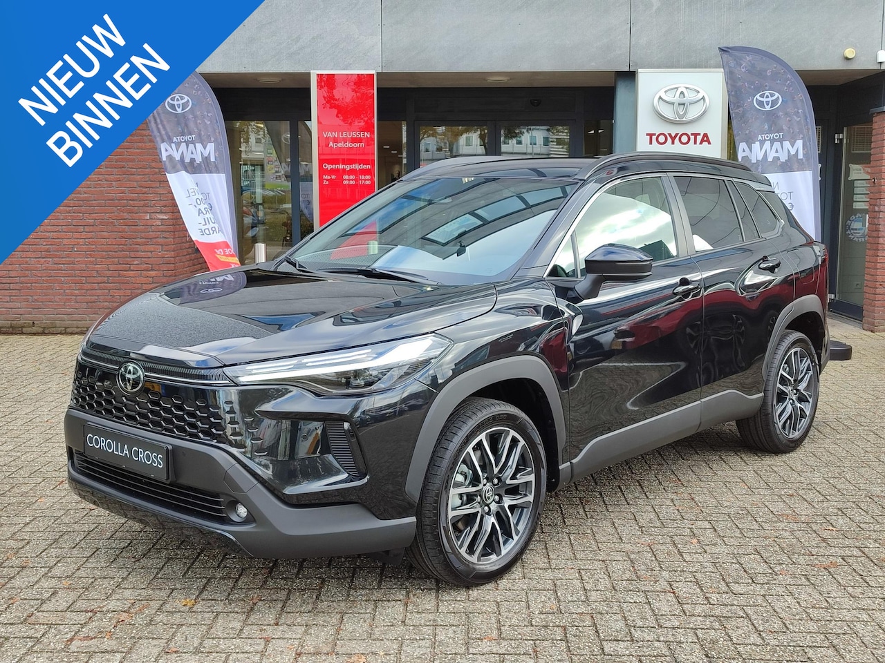 Toyota Corolla Cross - Hybrid 140 DYNAMIC NIEUW MODEL! DIRECT LEVERBAAR STOEL/STUURVERW 18'' LM-VELGEN PARK-SENSO - AutoWereld.nl