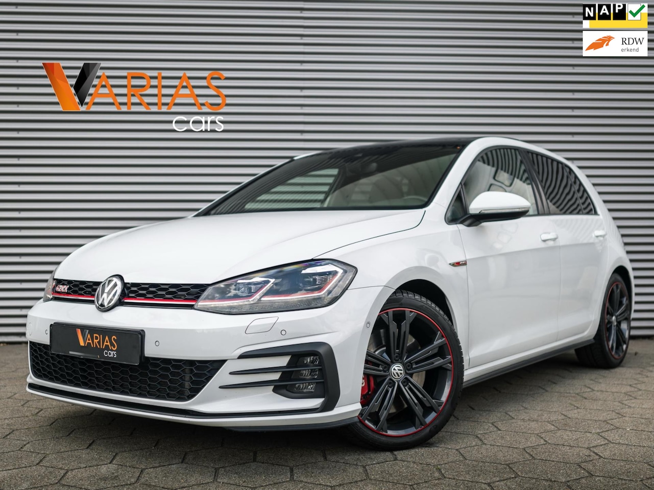 Volkswagen Golf - 2.0 TSI GTI Performance Pano Keyless Virtual - AutoWereld.nl