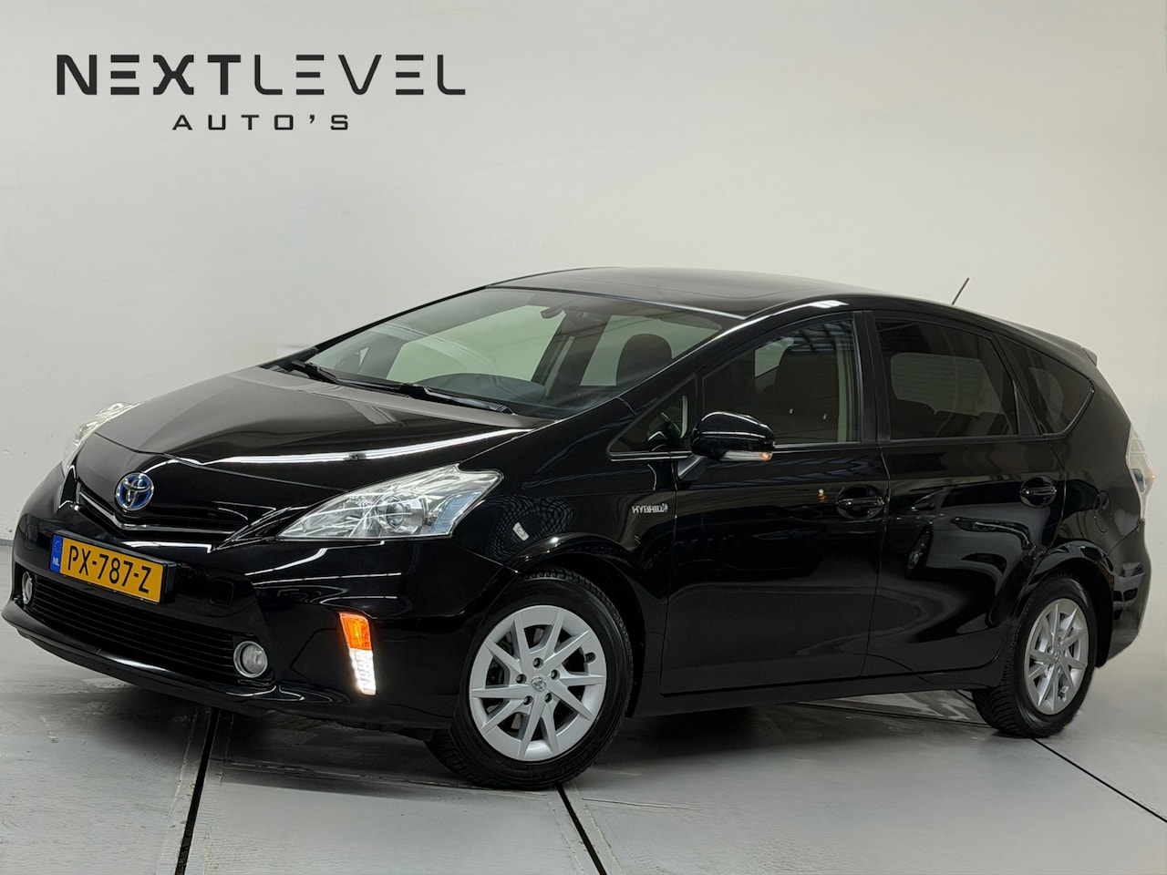 Toyota Prius Wagon - 1.8 Aspiration Hybride 7Personen Automaat Pano Dealeronderhouden - AutoWereld.nl