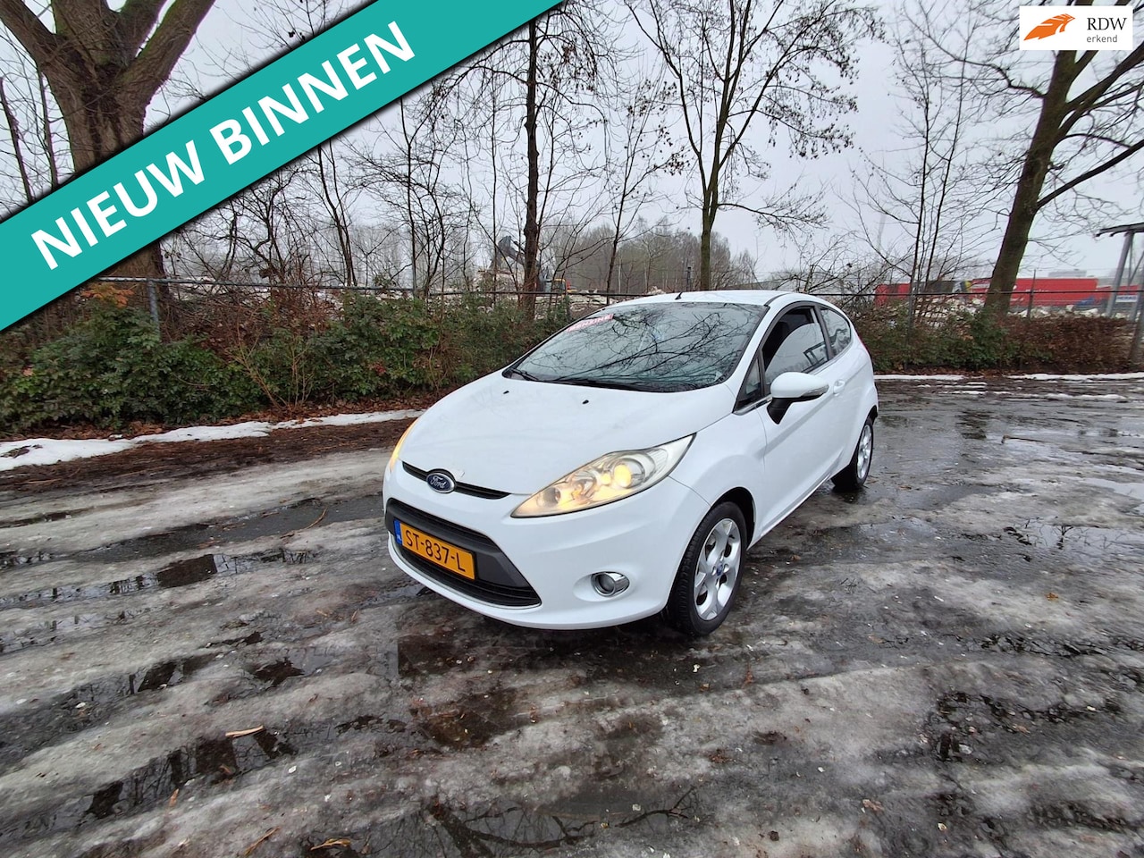 Ford Fiesta - 1.4 Ghia LEUKE AUTO RIJDT EN SCHAKELT GOED - AutoWereld.nl