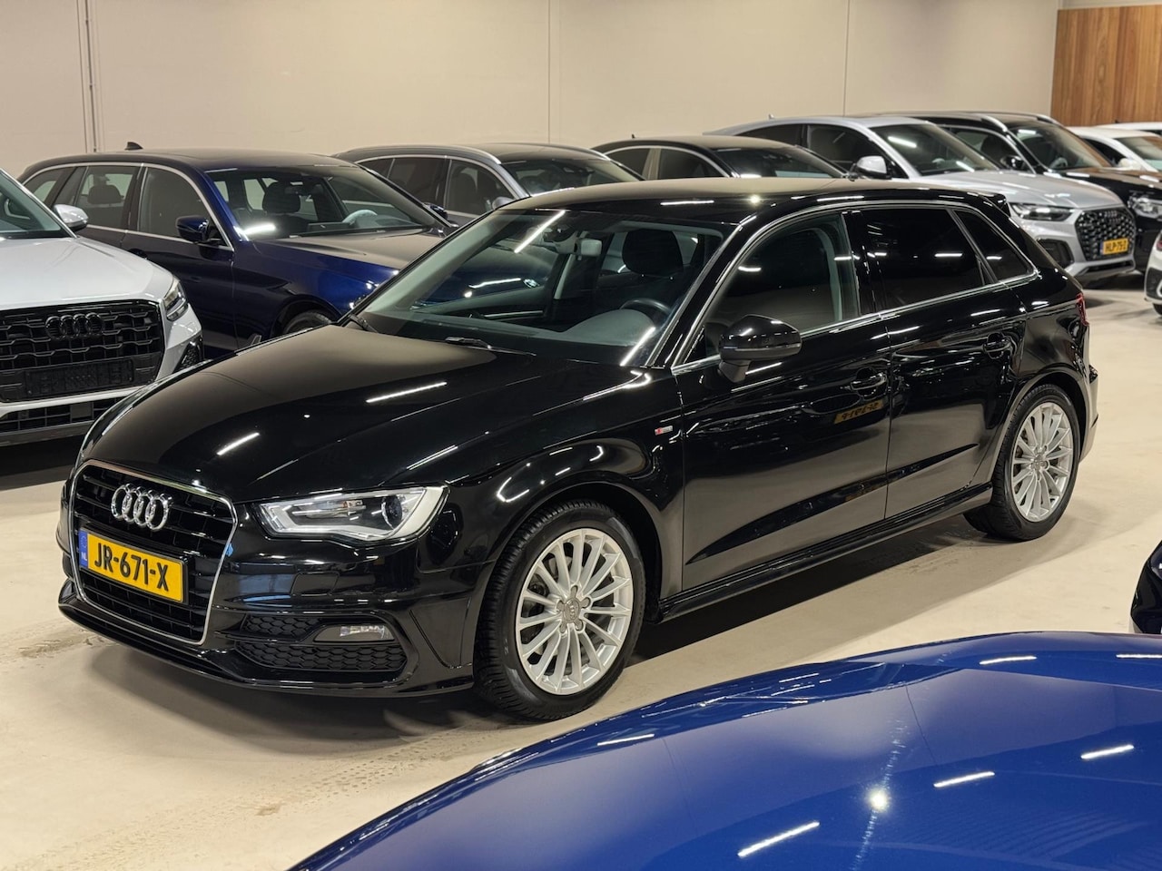 Audi A3 Sportback - 1.2 TFSI 110PK S-Line, NAP, Led/Xenon, Navi, Clima, Cruise, PDC, Private Glas, Dealer Onde - AutoWereld.nl