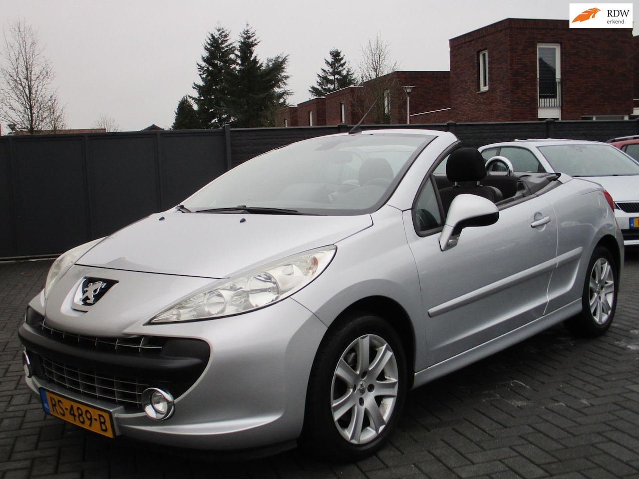 Peugeot 207 CC - 1.6 VTi Airco Navi Carplay 95 dkm !! - AutoWereld.nl