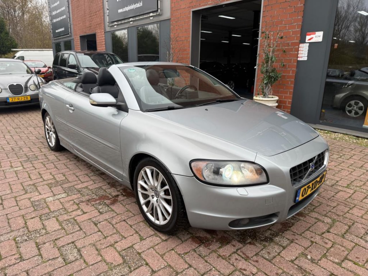 Volvo C70 Convertible - 2.4 D5 Summum Aut. Leer - AutoWereld.nl