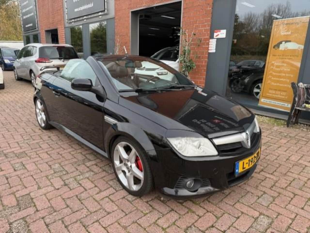 Opel Tigra TwinTop - 1.8-16V Cosmo LEER - AutoWereld.nl