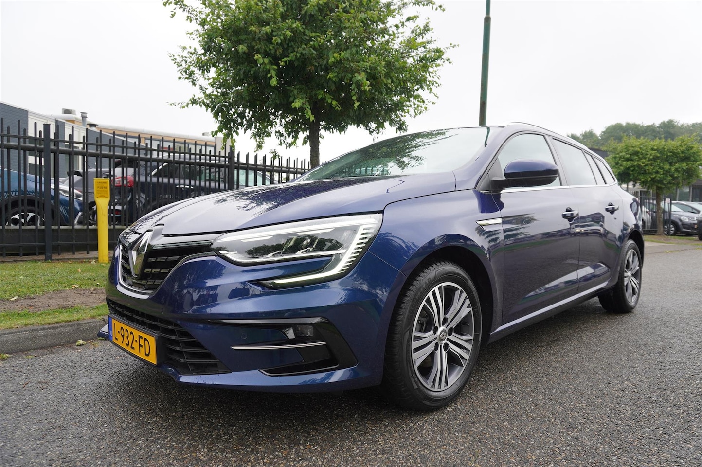 Renault Mégane Estate - 1.3 TCe 140pk GPF Bose Trekhaak Navigatie Gr Scherm - AutoWereld.nl