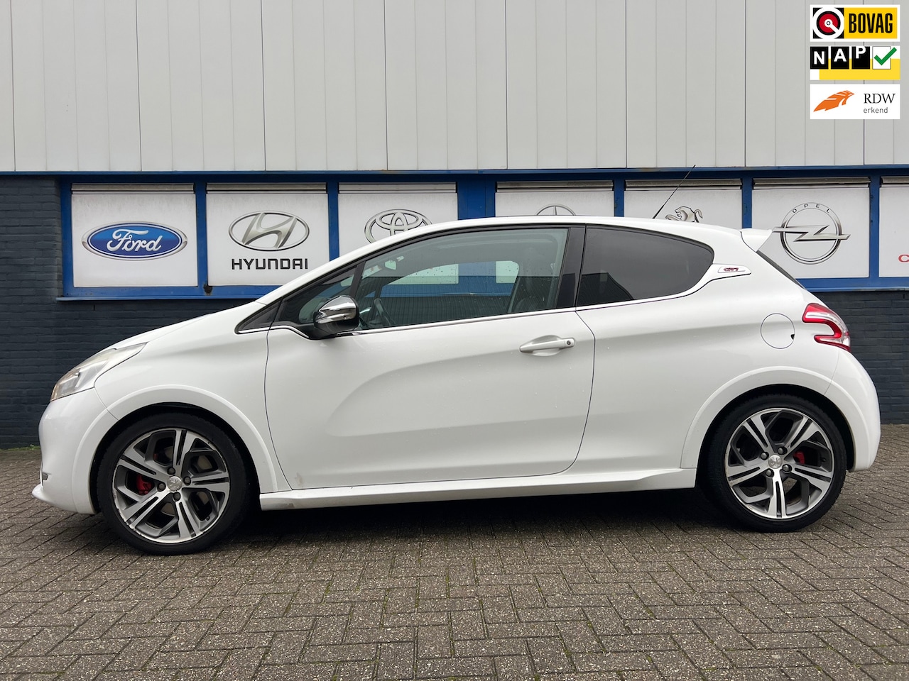 Peugeot 208 - 1.6 THP GTi 2013 156000km 7950eu - AutoWereld.nl