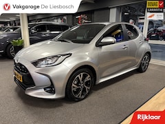 Toyota Yaris - 1.5 Hybrid 115 First Edition / stoel en stuur verwarming/ camera / carplay /