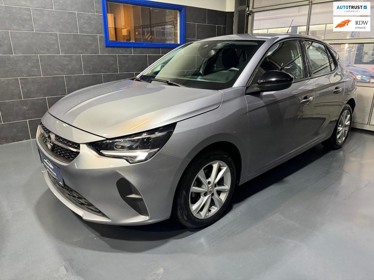 Opel Corsa - 1.2 Elegance - Carplay - Navigatie - Airco - Parkeersensoren - Front & Lane assist - Bleut - AutoWereld.nl