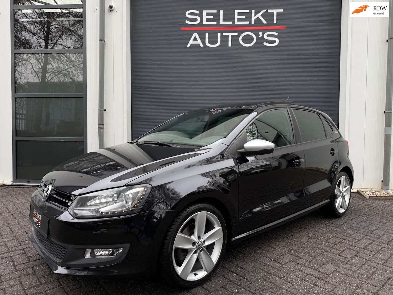 Volkswagen Polo - 1.2 TSI Black Edition 105 Pk Pano/Xenon/LED/Cruise/Bluetooth/Navigatie/Stoelverwarming/Zwa - AutoWereld.nl