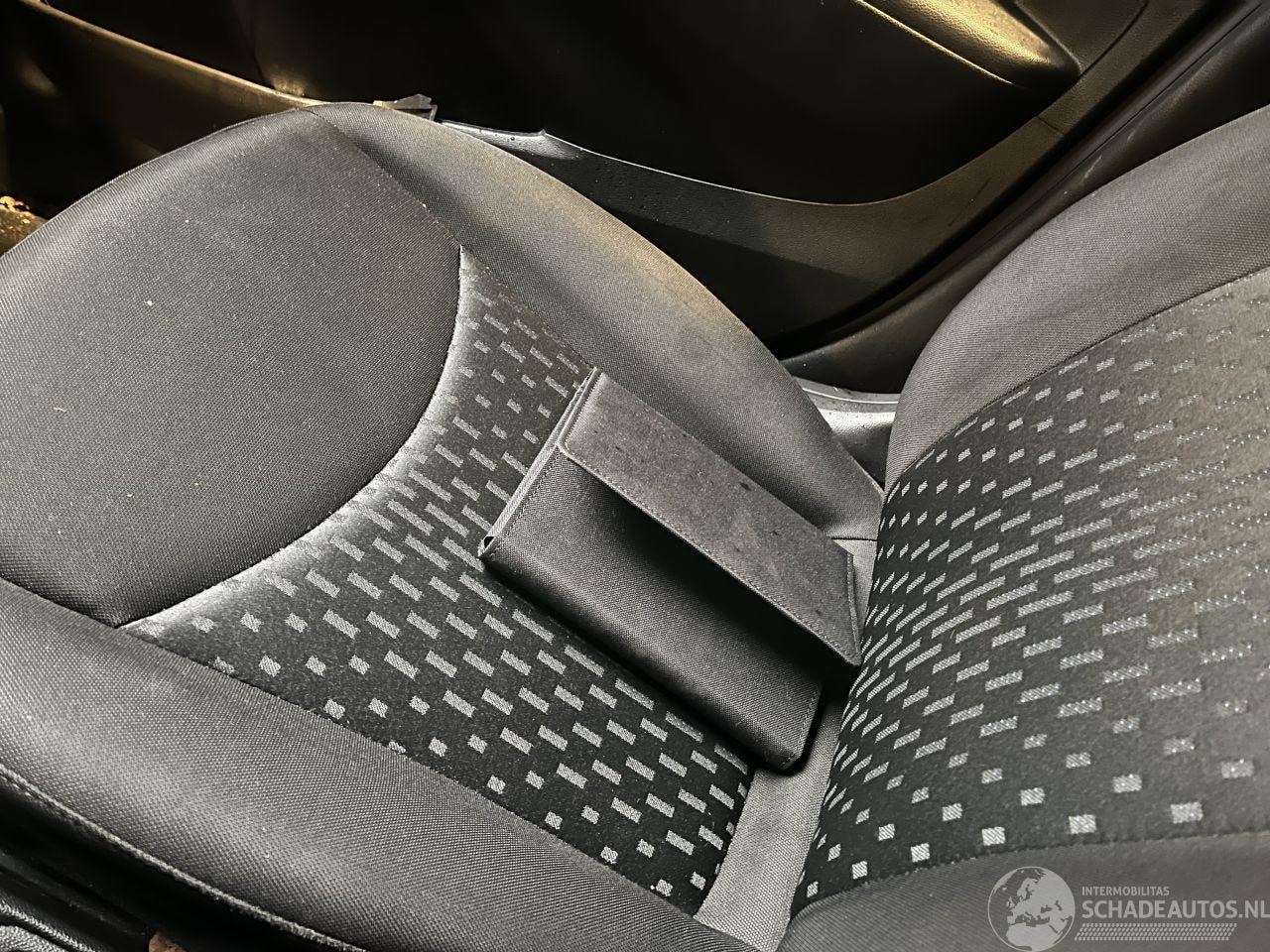 Opel Karl - 1.0 Rocks Online Edition NAP!