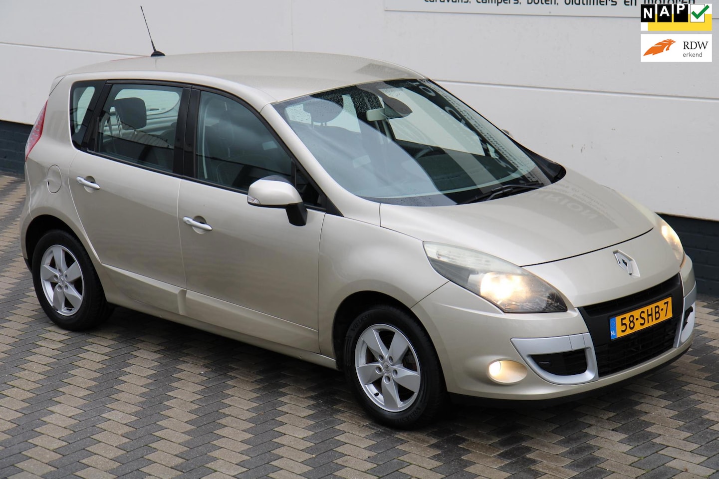 Renault Scénic - 2.0 140PK Dynamique Airco Cruise Navi NAP APK - AutoWereld.nl