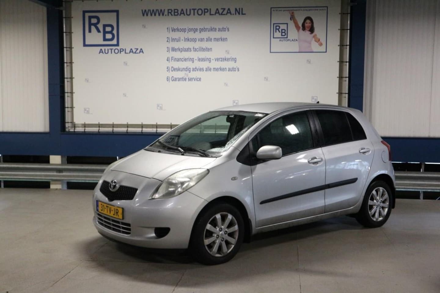 Toyota Yaris - 1.3 VVTi AUTOMAAT / DEALER ONDERHOUDEN ! ! ! ! - AutoWereld.nl