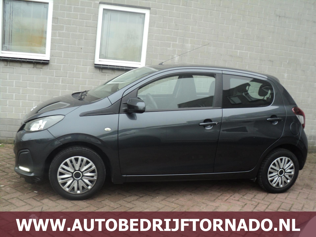 Peugeot 108 - 1.0 e-VTi nette auto 5drs airco bj2014 - AutoWereld.nl