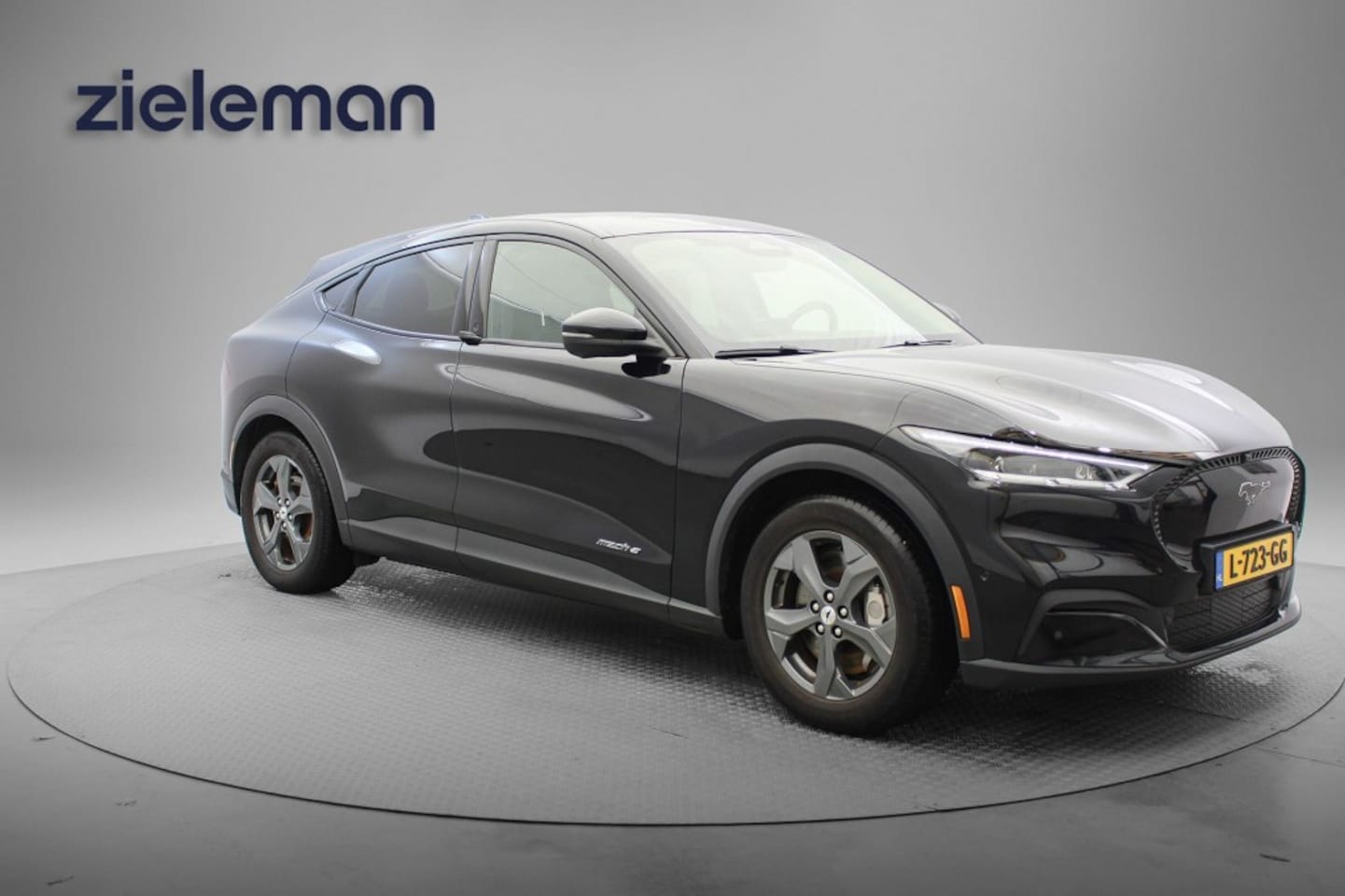 Ford Mustang Mach-E - RWD 75 KWH - Carplay, Navi, Cruise,Digitaal Cockpit, Leer, BenO, Camera, Stoel/Stuur verw. - AutoWereld.nl