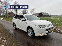 Mitsubishi Outlander - 2.0 PHEV (Hybride) | Camera | Half Leder | Climate Control |