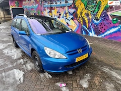 Peugeot 307 SW - 1.6 16V panorama dak airco 7 persoons op kenteken alleen 2 stoelen weg. Rijd goed inruil k