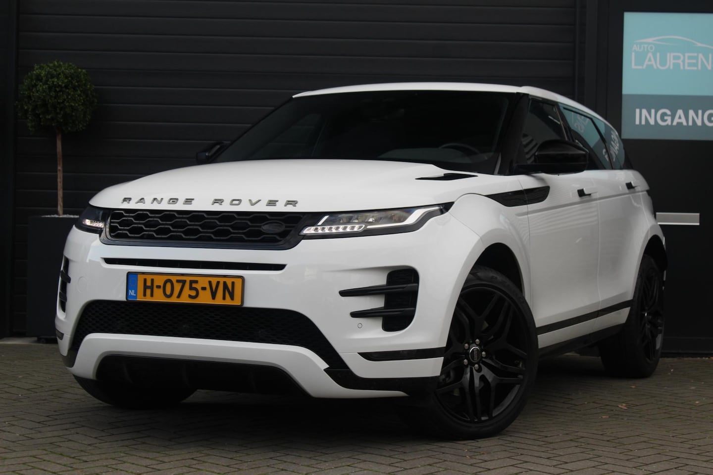 Land Rover Range Rover Evoque - 2.0 P200 AWD SE | Panorama Dak | Meridian audio | Stoel, stuur en voorruitverwarming - AutoWereld.nl