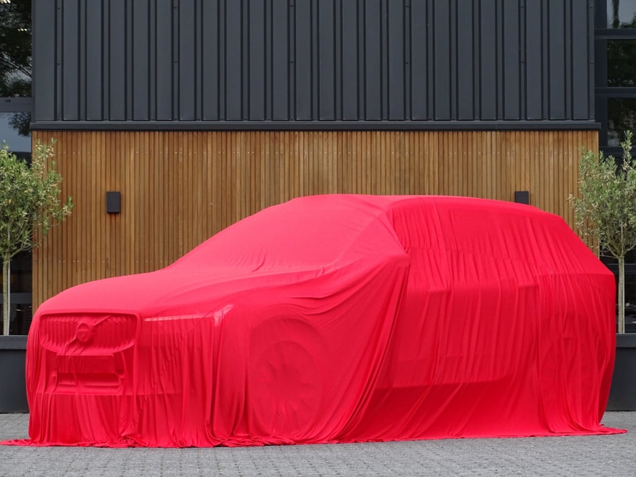 Volvo XC60 - T6 341K AWD Recharge Plug-In Hybrid / R- Design / LED - AutoWereld.nl