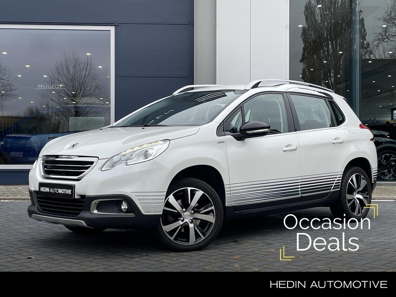 Peugeot 2008 - 110PK Allure Urban Cross | Navigatie | Trekhaak | Grip Control | Clima - AutoWereld.nl