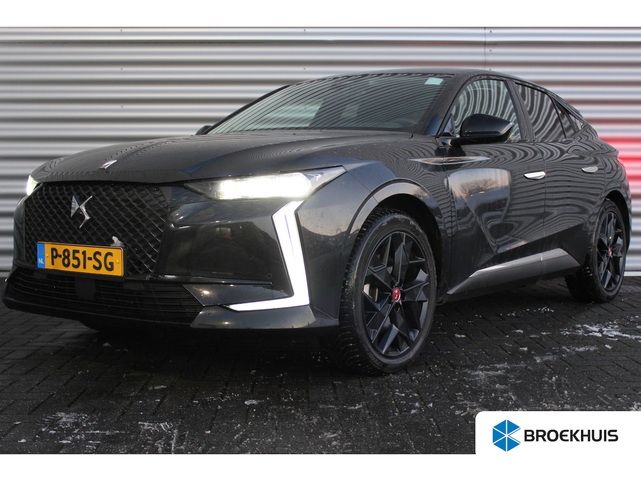 DS 4 - 1.6 E-TENSE 225PK PERFORMANCE LINE AUTOMAAT / NAVI / LEDER / CLIMA / FULL-LED / PDC / 19" - AutoWereld.nl