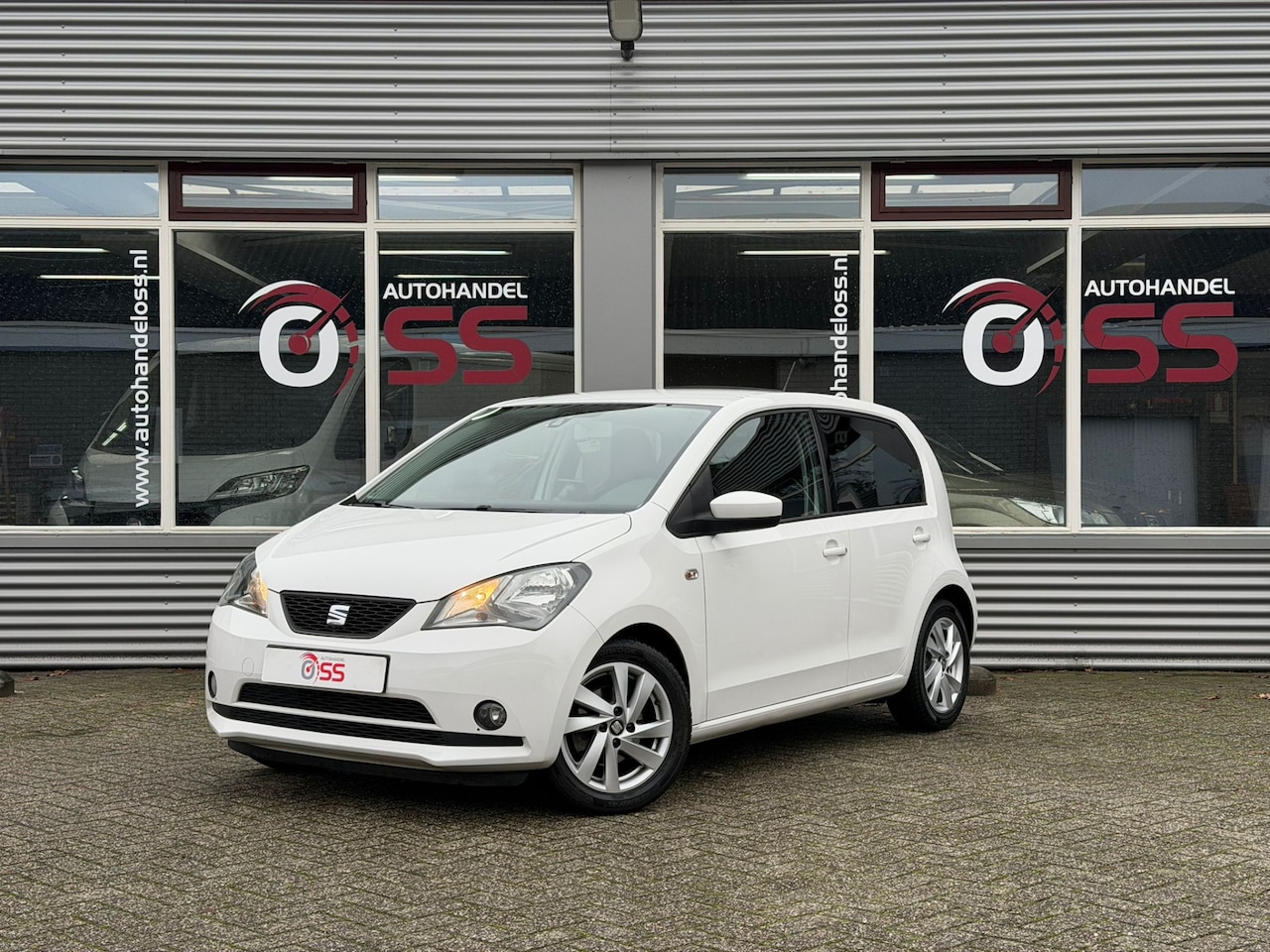 SEAT Mii - 1.0 Sport Connect AIRCO NAVI PARKSENSOR CRUISE LMV - AutoWereld.nl