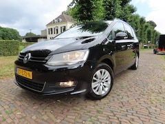 Volkswagen Sharan - 1.4 TSI Highline 7 Persoons Ecc Cruisecontrol Navigatie Stoelverwarming Pdc Lm Velgen Trek
