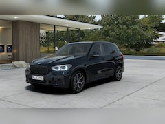 BMW X5 - 45e 394PK X-drive M-Sport / skylounge / carbon / laser / 360°