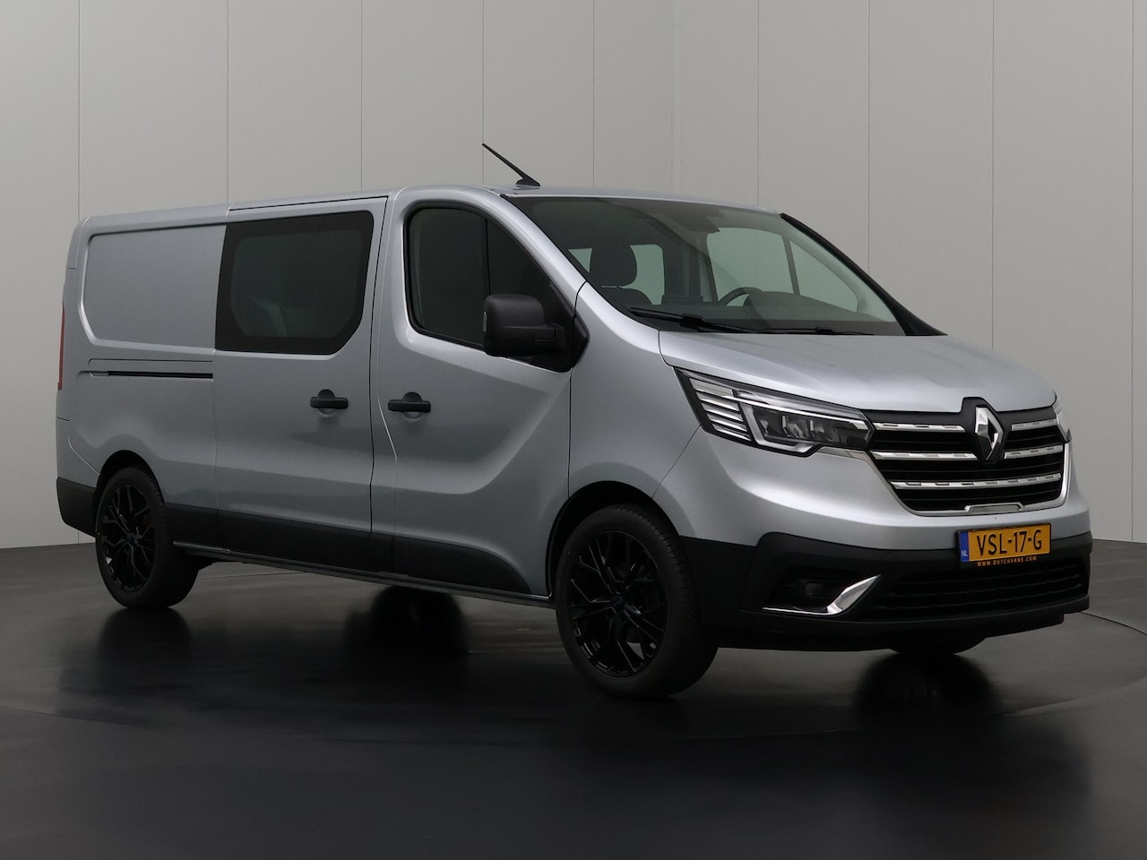 Renault Trafic - 2.0DCi 130PK Lang Dubbele Cabine | 6-Persoons | Euro 6 | Multimedia | Camera | Airco | Cru - AutoWereld.nl