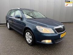 Skoda Octavia Combi - 1.6 TDI Elegance DSG navi clima sunroof