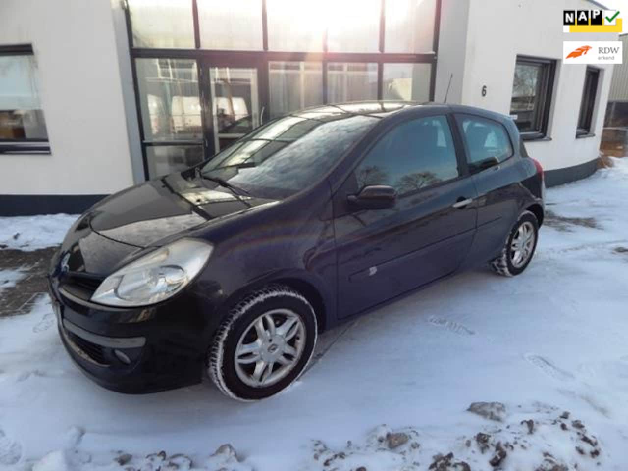 Renault Clio - 1.6-16V Dynamique S APK 1-2027 ! - AutoWereld.nl