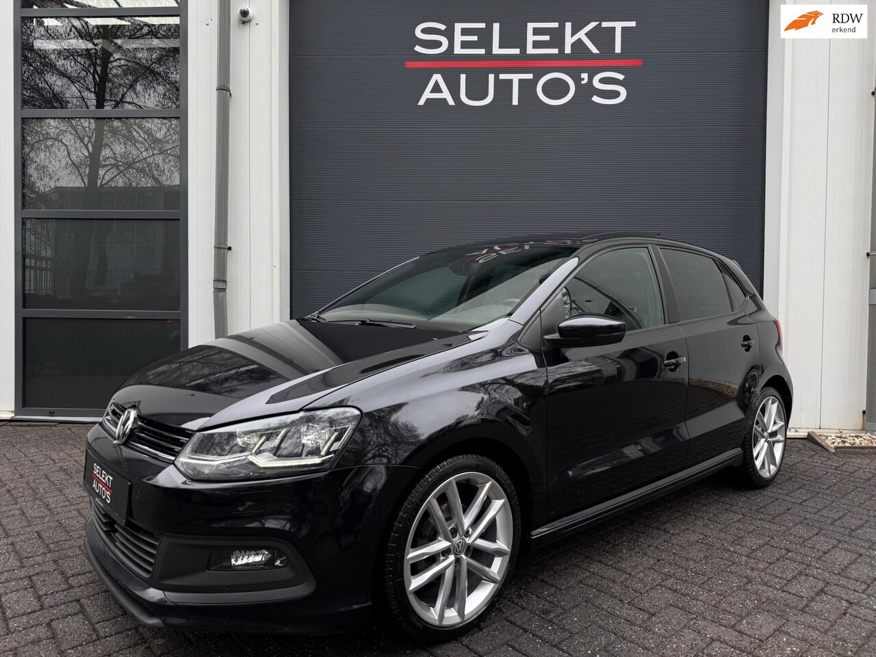 Volkswagen Polo - 1.2 TSI 3x R-Line 90 Pk Pano/LED/Alcantara/Leder/Climate/Cruise/Camera/Stoelverwarming/Nav - AutoWereld.nl