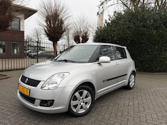 Suzuki Swift - 1.3 - 5 deurs, Clima, Cruise Control, Trekhaak, LM-velgen 15" & all-season banden, Versnel