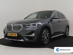 BMW X1 - xDrive25e Business Edition Plus 220pk | Trekhaak | Camera achter | Head up display | Leder