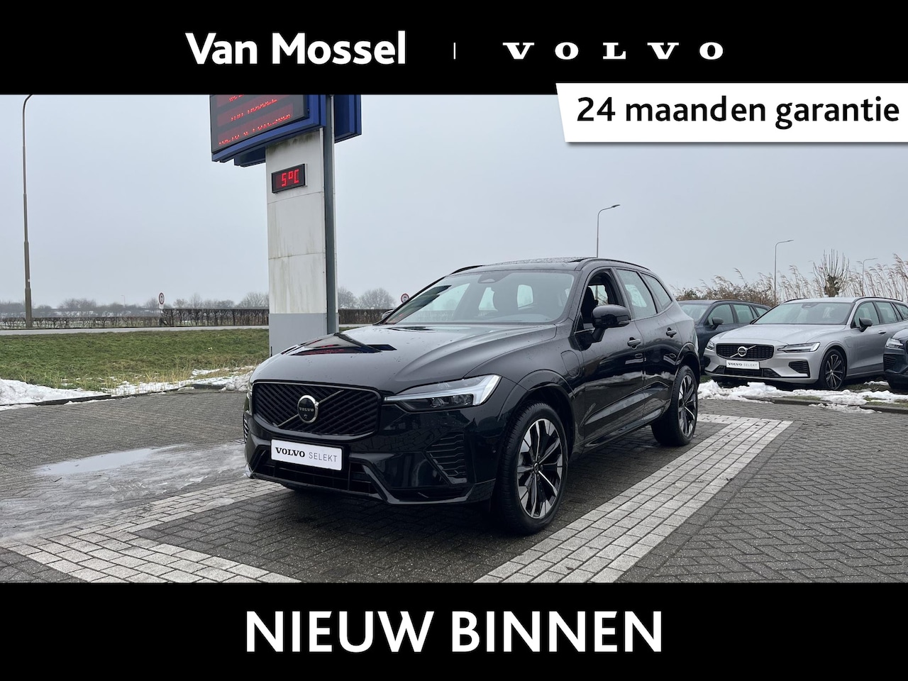Volvo XC60 - T6 Plug-in hybrid AWD Ultra Dark | Harman Kardon | Panoramadak | Trekhaak | - AutoWereld.nl