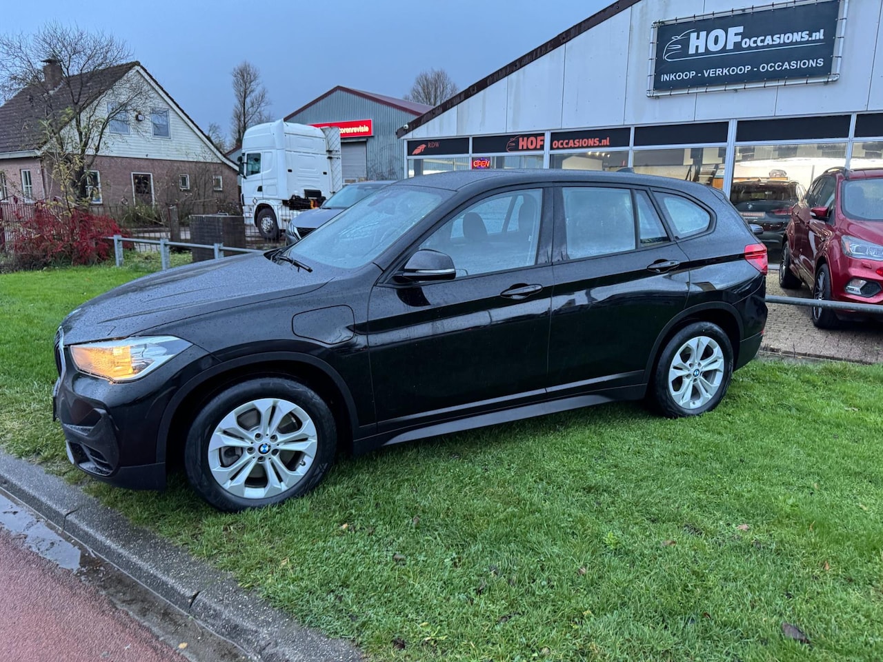 BMW X1 - XDrive25e Business Edition Plus NAVI / TREKHAAK - AutoWereld.nl