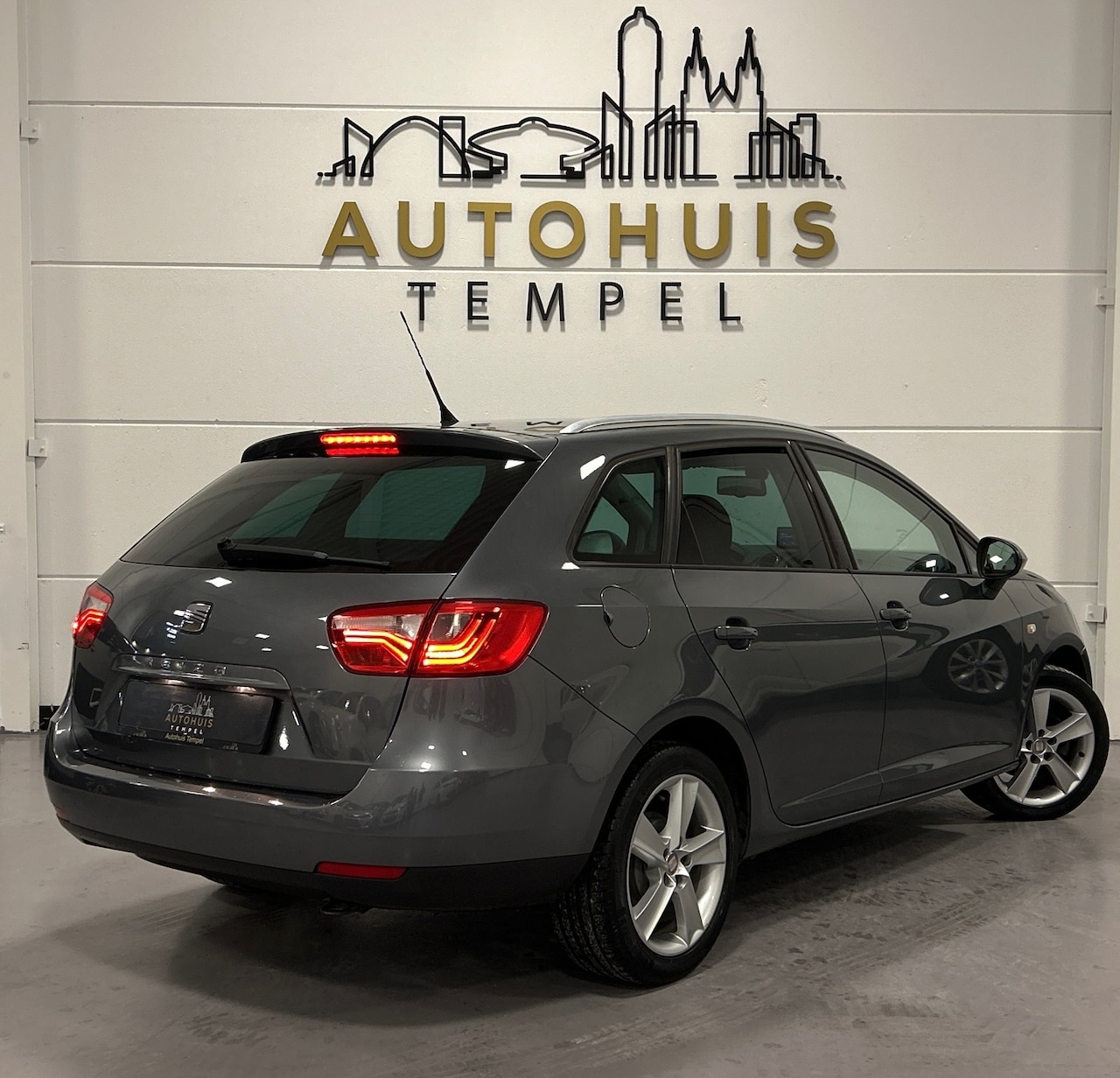 SEAT Ibiza ST - 1.2 TSI Chill Out Nap Airco Cruise Climate Isofix Elektrische Ramen 16Inch Velgen - AutoWereld.nl