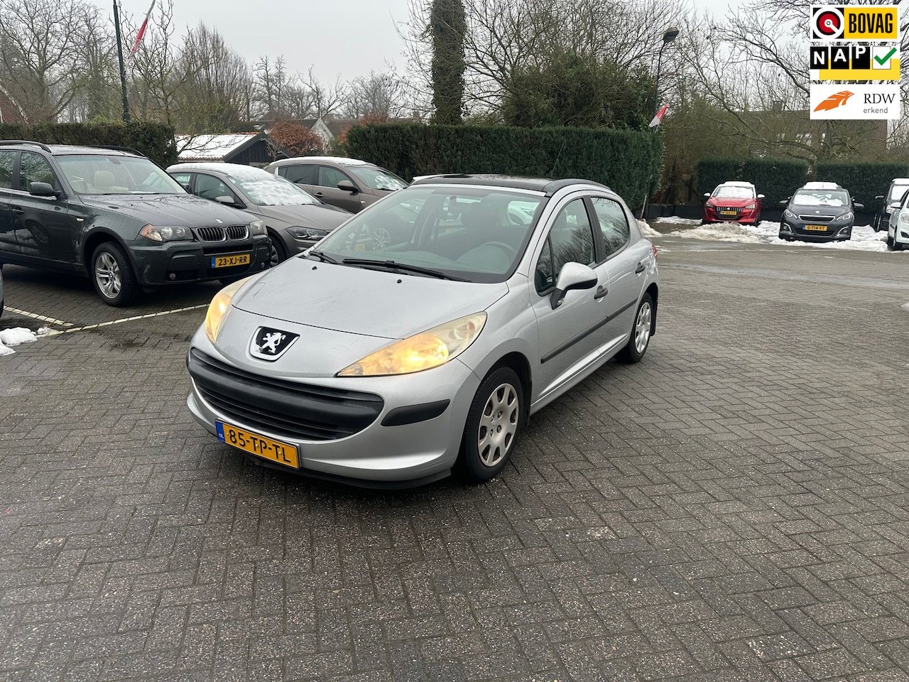 Peugeot 207 - 1.4-16V XR 1.4-16V XR , panoramadak , 115.000 km NAP - AutoWereld.nl