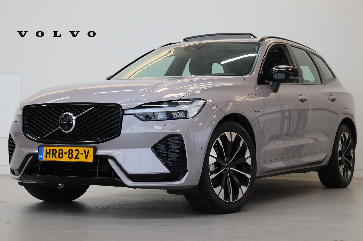 Volvo XC60 - T6 350PK Ultra Dark FaceLift! | Luchtvering | Trekhaak | HK Audio | Memory - AutoWereld.nl