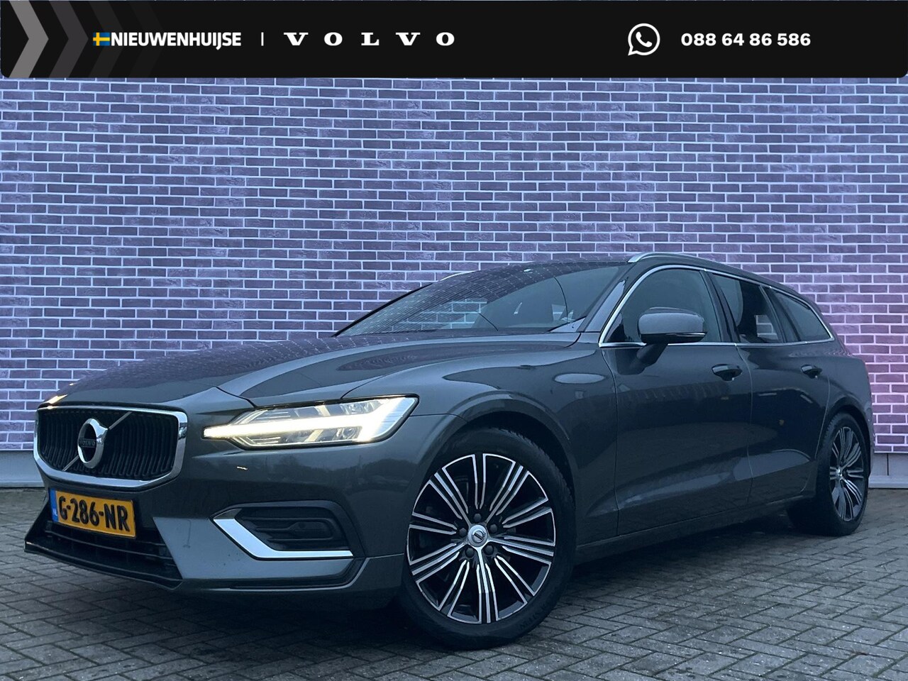 Volvo V60 - 2.0 T4 Momentum Pro | Trekhaak | Achteruitrijcamera | Parkeersensoren | Climate control | - AutoWereld.nl