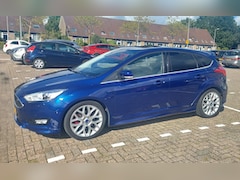 Ford Focus Wagon - 1.5 Titanium Edition Ford Focus Hatchb. 1.5 Titanium Vol opties Incl Garantie