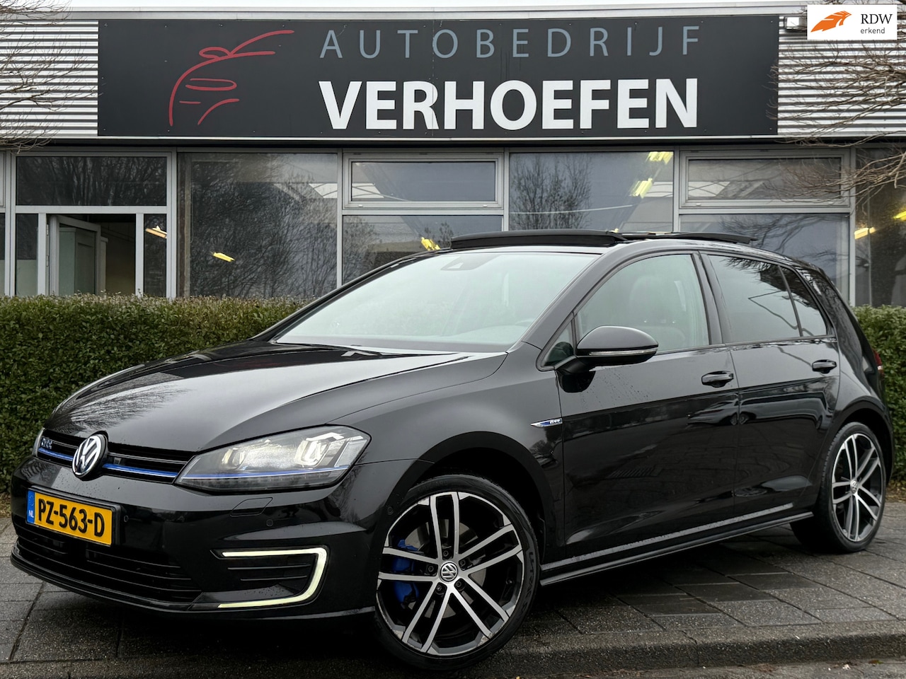 Volkswagen Golf - 1.4 TSI GTE - PANORAMA - ZWART LEDER - STOEL VERW - ADAP CRUISE ! - AutoWereld.nl