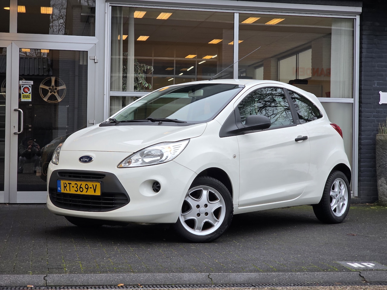 Ford Ka - 1.2 Karakter start/stop AIRCO / ZÉÉR NETTE STAAT !! - AutoWereld.nl